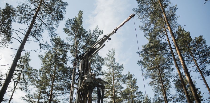 Brunnsborrning i Gualövsskogen