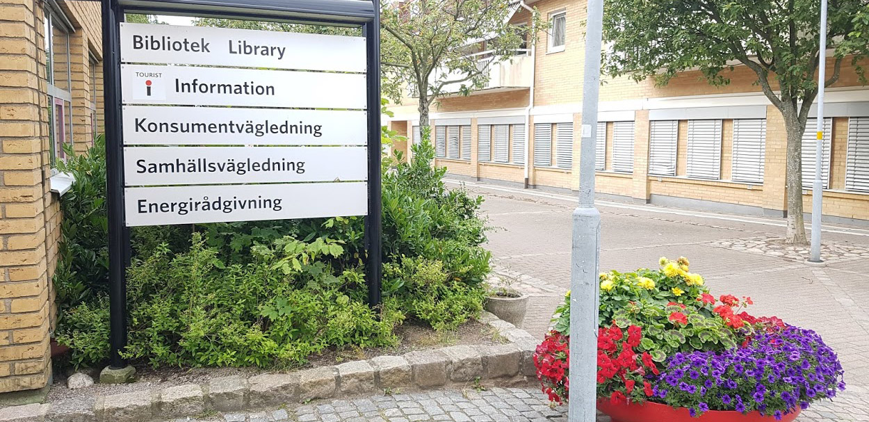 Ingång Kulturpunkten i Bromölla. Här kan du få samhällsvägledning. 
